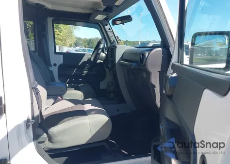 2010 Jeep Wrangler Unlimited Sport z USA, uszkodzony, nr VIN 1J4BA3H12AL170892